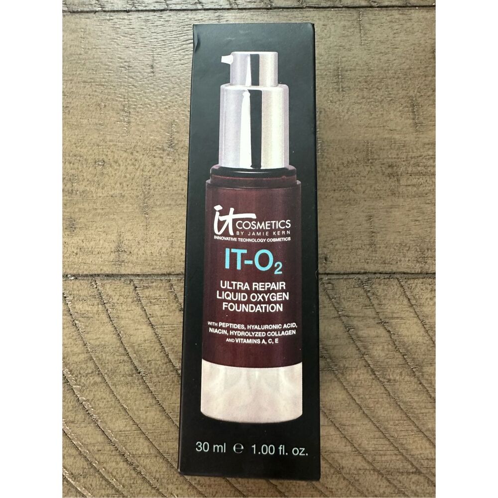 It Cosmetics‎ It-O2 Ultra Repair Liquid Oxygen Foundation Light 30 ml New in Box